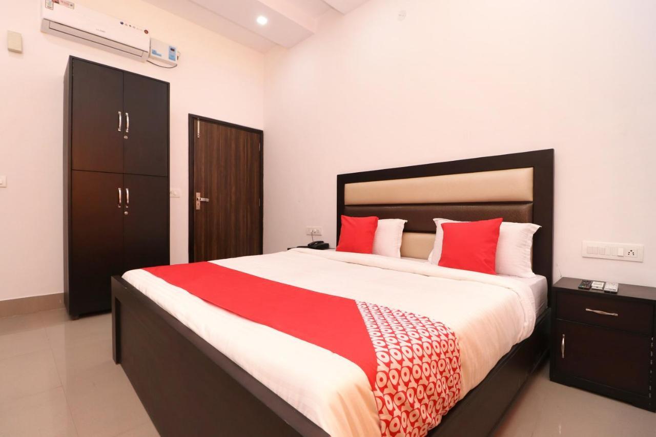 Oyo 23235 Hotel Roopmahal & Restaurant Amritsar Exterior photo